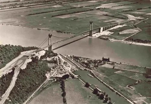 AK / Ansichtskarte Tancarville LE HAVRE 76 Seine-Maritime Pont-de-Tancarville Haengebruecke Seine Felder Kanal Luftaufnahme