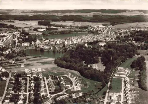 AK / Ansichtskarte Bad Waldsee See Altstadt Kirche Wohngebiet Felder Wald