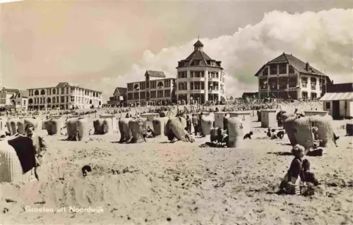 AK / Ansichtskarte NOORDWIJK aan Zee Nordwijk aan Zee NL Strand Strandkoerbe Hotel Badegaeste Villen Meer