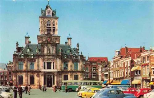AK / Ansichtskarte DELFT Zuid-Holland NL Markt Stadhuis Rathaus Marktplatz Autos Turm Geschaefte Passanten