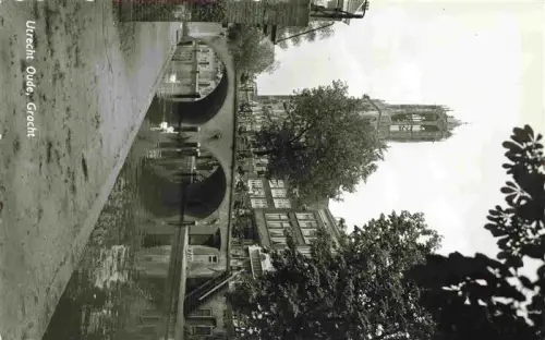 AK / Ansichtskarte UTRECHT NL Oude-Gracht Kanal Domtoren Bruecke Schwaene Grachtenhaus