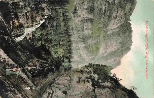 AK / Ansichtskarte Seealpsee 1139m Saentis Appenzell IR Alpsteingebirge Seealpsee Wasserfall Wanderweg Felswaende Wald Wanderer