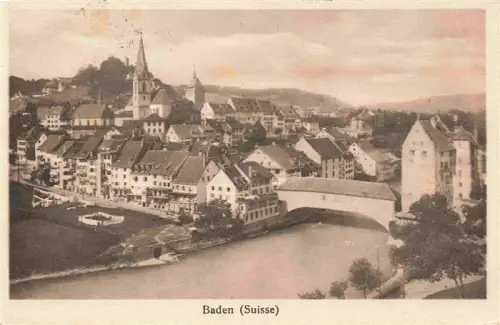 AK / Ansichtskarte BADEN  AG (Schweiz) Limmat Gedeckte-Bruecke Altstadt Kirche Turm Huegel Stadtansicht