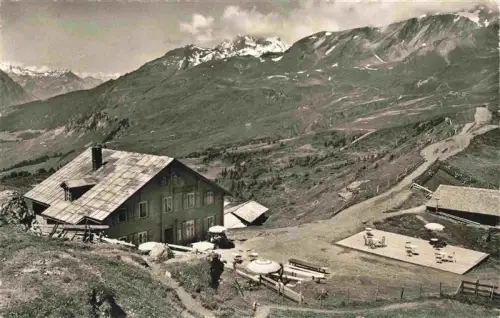 AK / Ansichtskarte Grosse Scheidegg 1962m BE Grosse-Scheidegg Berghotel Berglandschaft Alpen Aussenterrasse Bergpanorama