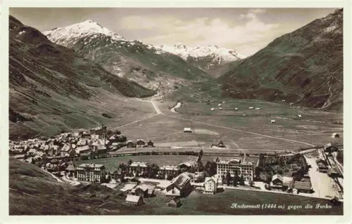 AK / Ansichtskarte Andermatt UR Furka Bergtal Hotels Bergpanorama Urserntal Wiesen