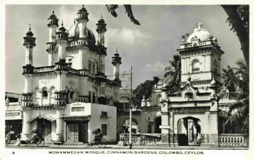 AK / Ansichtskarte COLOMBO  Ceylon Sri Lanka Mohammedan-Mosque Cinnamon-Gardens Moschee Minarett Rikscha Gazana-Stores Delhi-Hotel Fotokarte