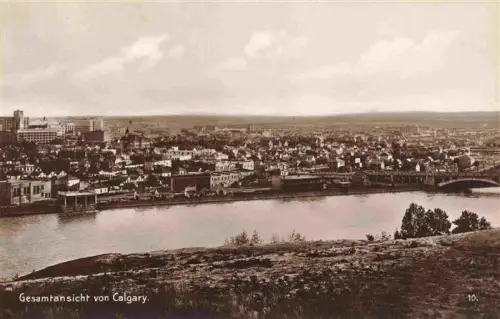 AK / Ansichtskarte Calgary Alberta Canada Stadtansicht Fluss Bruecke Haeuser Wolkenkratzer Praerie