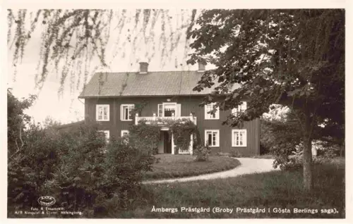 AK / Ansichtskarte Sunne Varmlands Lan Sweden Åmbergs-Praestgård Broby-Praestgård Goesta-Berlings-saga Pfarrhaus Holzhaus Garten