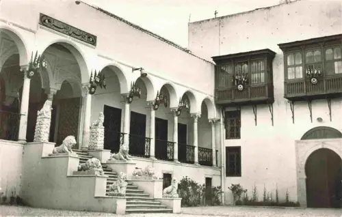 AK / Ansichtskarte Bardo Le Tunis Tunesie Parlement Innenhof Arkaden Loewenstatuen Holzbalkon Arabische-Architektur