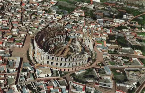 AK / Ansichtskarte El-Djem Tunesie Colisée Vue-aérienne Amphitheater Roemisch Luftbild Stadt