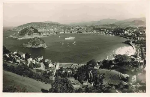 AK / Ansichtskarte SAN SEBASTIAN  DONOSTIA Saint-Sebastien Pais Vasco ES Monte-Igueldo Vista Bucht Bucht-La-Concha Insel Panorama Schiff Strand