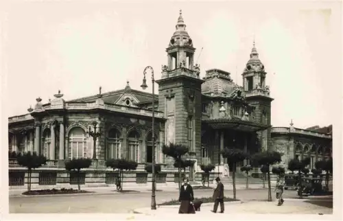 AK / Ansichtskarte SAN SEBASTIAN  DONOSTIA Saint-Sebastien Pais Vasco ES Gran-Kursaal Kasino Jugendstil Fassade Passanten Platz Laternen