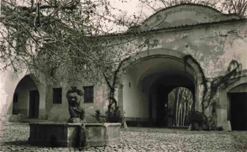 AK / Ansichtskarte SOLLER Mallorca ES Jardines-de-Alfabia La-Clastra Innenhof Brunnen Skulptur Torbogen Kopfsteinpflaster Baeume