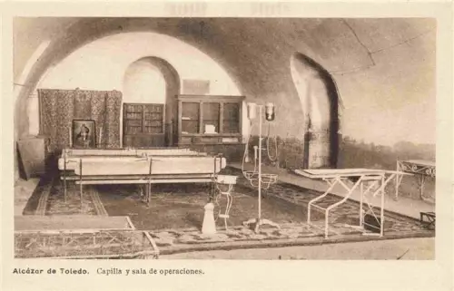 AK / Ansichtskarte TOLEDO Castilla-La Mancha ES Alcázar-de-Toledo Capilla Operationssaal Gewoelbe Betten Kruzifixe Buergerkrieg