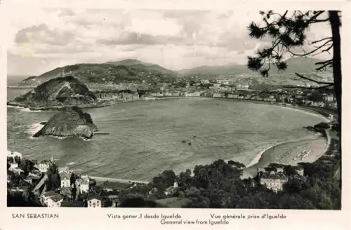 AK / Ansichtskarte SAN SEBASTIAN  DONOSTIA Saint-Sebastien Pais Vasco ES Vista-general Monte-Igueldo Bucht Strand La-Concha Stadtpanorama Meer Berge
