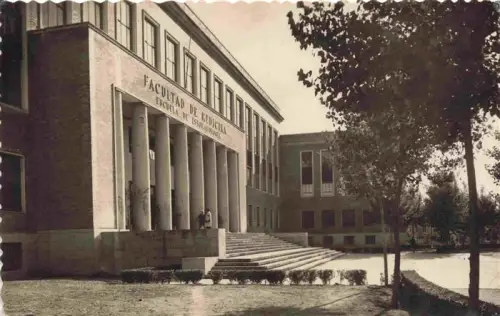 AK / Ansichtskarte MADRID  ES Ciudad-Universitaria Facultad-de-Medicina Escuela-de-Estomatología Universitaetsgebaeude Saeulenportal Treppe Baeume