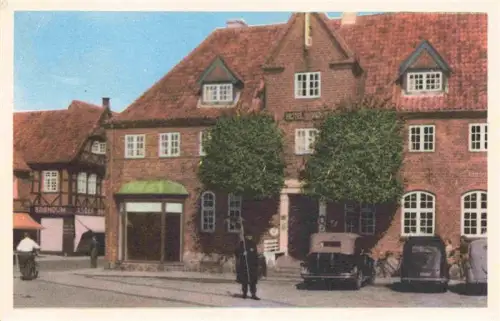 AK / Ansichtskarte Ribe DK Hotel-Dagmar Marktplatz Backstein Autos Fachwerkhaus Brondum-Kasse Strassenszene