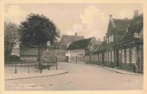 AK / Ansichtskarte Ribe DK Skolegade Hans-Tauvsens-Hus Strasse Altstadt Backsteinhaeuser Gaslaterne Brunnen