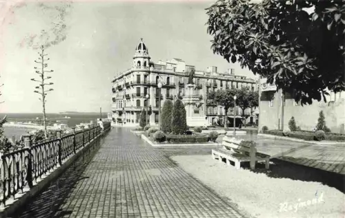 AK / Ansichtskarte TARRAGONA Cataluna ES Paseo-Calvo-Sotelo Promenade Hotel Kuppel Baeume Parkanlage Meerblick