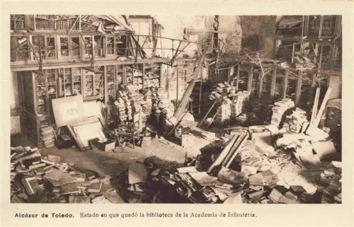 AK / Ansichtskarte TOLEDO Castilla-La Mancha ES Alcázar Bibliothek Academia-de-Infantería Zerstoerung Buecher Truemmer Innenraum