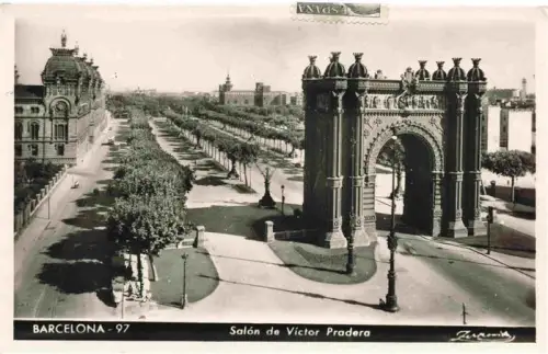 AK / Ansichtskarte BARCELONA Cataluna ES Arc-de-Triomf Salón-de-Víctor-Pradera Promenade Baeume Allee Triumphbogen