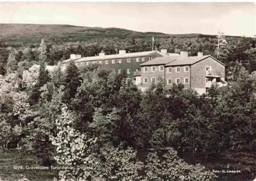 AK / Ansichtskarte Groevelsjoen Sweden Turiststation Hotel Wald Huegel Dalarna Berglandschaft