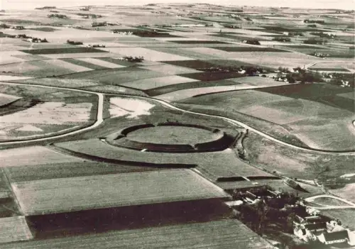 AK / Ansichtskarte Trelleborg Sweden Vikingeborgen Ringburg Wikinger-Ringwall Luftbild Felder Acker