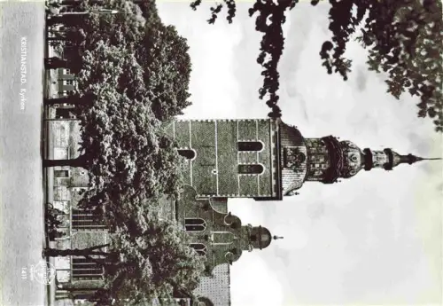 AK / Ansichtskarte Kristianstad Skane Lan Sweden Kyrkan Kirche Kirchturm Platz Baeume Trefaldighetskyrkan