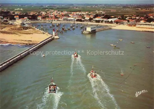 AK / Ansichtskarte La Cotiniere St Pierre  d Oleron 17 Charente-Maritime Hafen Fischerboote Luftbild Hafeneinfahrt Mole Leuchtturm Ortschaft