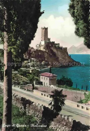 AK / Ansichtskarte Malcesine Lago di Garda Veneto IT Lago-di-Garda Burg Scaligerschloss Zypressen Seepromenade Felsen