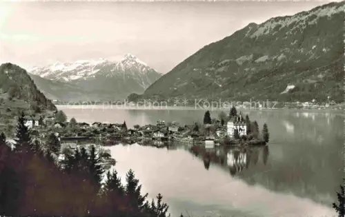 AK / Ansichtskarte Iseltwald Brienzersee Interlaken BE Brienzersee Schloss Dorf Niesen Berge Reflexion See