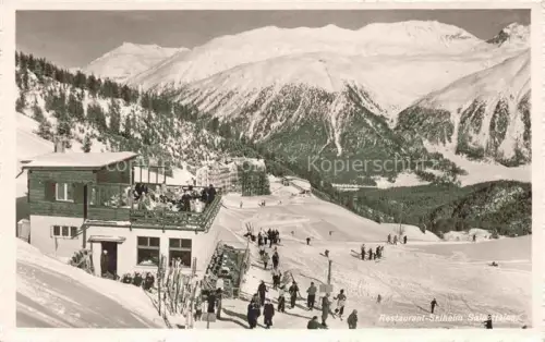 AK / Ansichtskarte Salastrains 2050m St Moritz SANKT MORITZ GR Restaurant-Skiheim Salastrains Skifahrer Skipiste Schnee Berge Winter