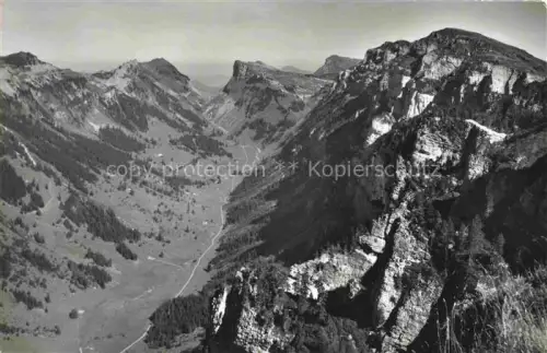 AK / Ansichtskarte Justistal Merligen BE Niederhorn Burst Sichel Scheibe Burgfeldsstand Tal Felsen Wald Alpenpanorama