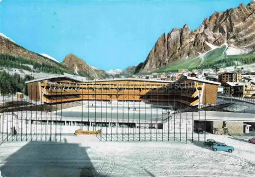 AK / Ansichtskarte Cortina d Ampezzo Veneto IT Stadio-Olimpico-del-Ghiaccio Eisstadion Dolomiten Winter Berge Skigebiet Farbfoto