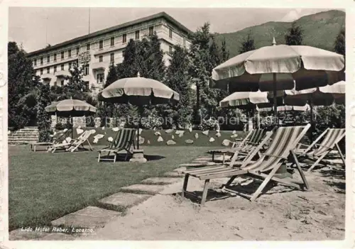 AK / Ansichtskarte LOCARNO Lago Maggiore TI Hotel-Reber Lido Liegestuehle Sonnenschirme Garten Lago-Maggiore Berge Sommer