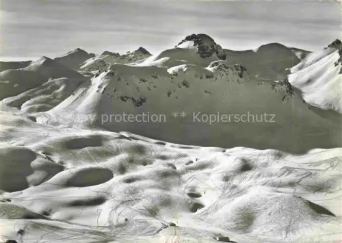 AK / Ansichtskarte Melchsee-Frutt Melchsee Wintersport Schnee Berge Skiabfahrt Hotel-Kurhaus-Frutt