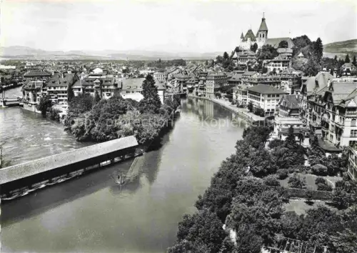 AK / Ansichtskarte THUN Thoune BE Aare Schleusenbruecke Schloss Altstadt Fluss Stadtansicht