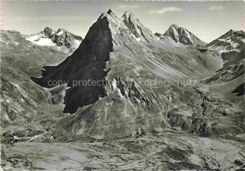 AK / Ansichtskarte Vereinahuette 1944m Vereinapass Lavin GR Vernelatal Suesertal Verstanklahorn Ungeheuerhorn Plattenhorn Piz-Linard Berghuette Gebirge