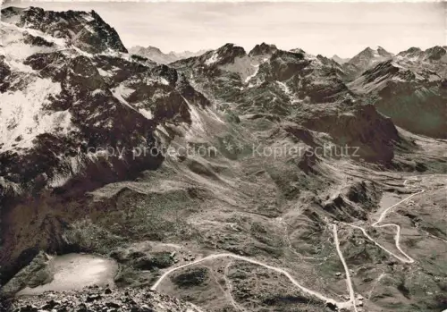 AK / Ansichtskarte Julierpasshoehe 2284m GR Julier-Pass Bivio Averser-Berge Passstrasse Bergsee Serpentinen Hochgebirge