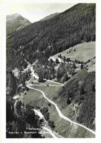 AK / Ansichtskarte Flueelapass 2383m Ospiz Fluela GR Bergpass Serpentinen Kehren Wald Rusatsch Susch Luftbild Gebirge