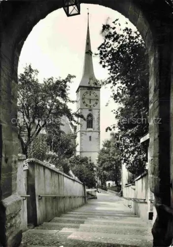 AK / Ansichtskarte CHUR Coire GR Martinskirche Kirchturm Uhr Torbogen Treppe Altstadt Baeume