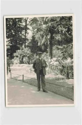 AK / Ansichtskarte LUGANO Lago di Lugano TI Anlagen Park Palmen Mann Spazierweg Stadtpark Portrait