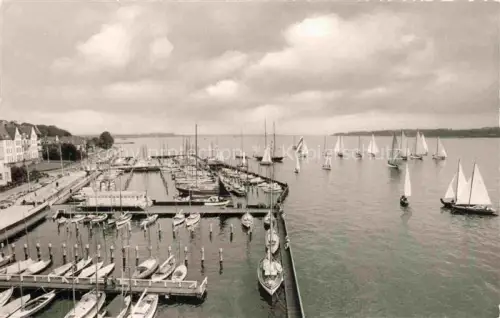 AK / Ansichtskarte KIEL  CITY Yachtklubhafen Hafen Segelboote Foerde Marina Mole