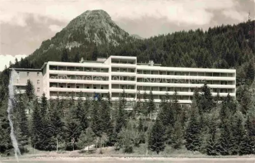 AK / Ansichtskarte DAVOS GR Valbella Sanatorium Hotel Tannenwald Berg Balkon Kurgebaeude