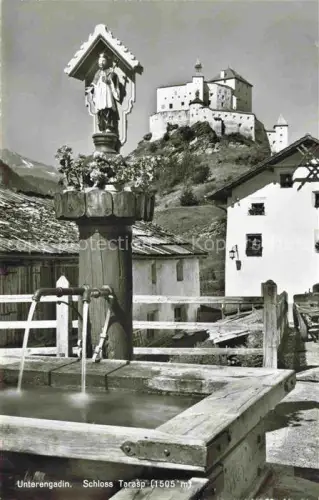 AK / Ansichtskarte Fontana Tarasp Inn GR Schloss-Tarasp Burg Unterengadin Brunnen Heiligenstatue Dorfbrunnen Berge