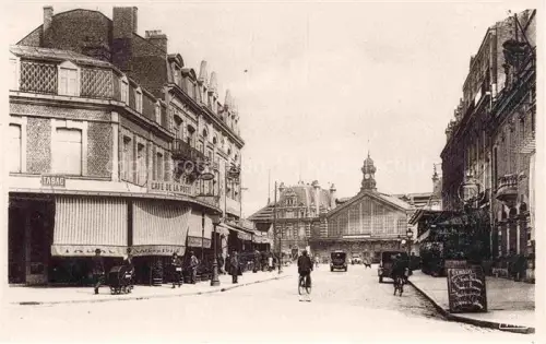 AK / Ansichtskarte ARRAS  62 Rue-Gambetta Gare Bahnhof Tabac Café-de-la-Poste Strassenszene Fahrrad Autos
