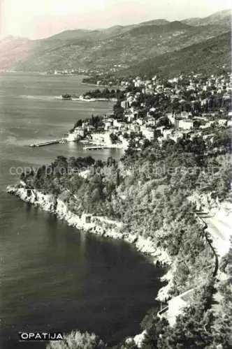 AK / Ansichtskarte OPATIJA Abbazia Croatia Kueste Bucht Adria Panorama Villen Park Mole Berge Kurort