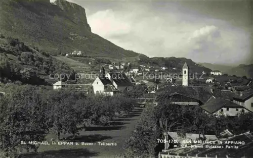 AK / Ansichtskarte St Michael Eppan Appianao Bolzano Suedtirol IT Obstgarten Dorfkirche Bergpanorama Weinberge Haeuser Talansicht Kirchturm