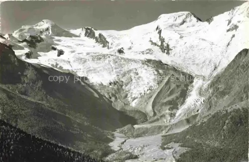 AK / Ansichtskarte Saas-Fee VISP VS Allalinhorn Alphubel Gletscher Berge Tal Dorf Wald