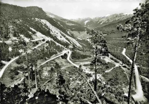 AK / Ansichtskarte Ofenbergstrasse Zernez GR Ofenbergstrasse Passstrasse Serpentinen Tal Wald Berge